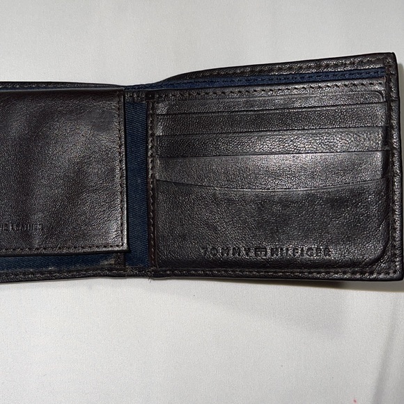 Tommy Hilfiger Wallet - Picture 2 of 3